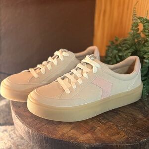 Dr. Scholls Women's Cream and Pink Sneakers New size 6